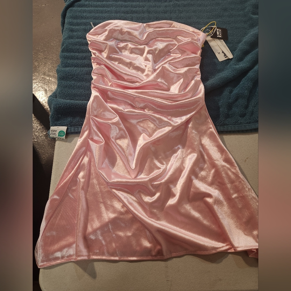Pink satin strapless Fisdy boutique dress